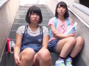 無垢なミニ系女子のまんこに肉棒をねじ込み処女喪失と同時に膣射交尾!!