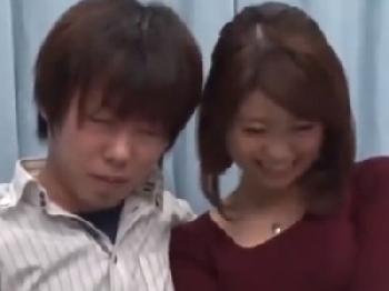 童貞筆おろし中にノッて来て中出し許すお姉さん