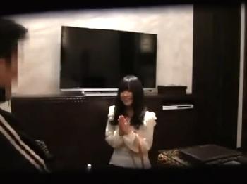 ナンパしたとても綺麗な人妻を夜這いした一部始終を盗み撮り!!