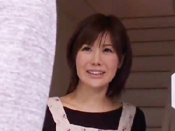 夫の友人に迫られ抵抗するも体が正直に反応する凄く綺麗な人妻