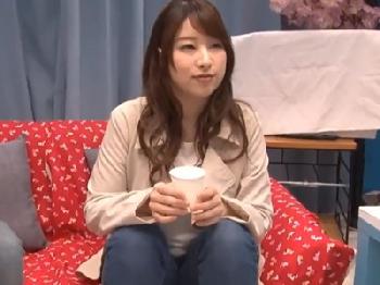 素股耐久500回ゲームに参加した素人さんがムラっとくる→コンドーム未装着の膣内射精交尾受け入れ