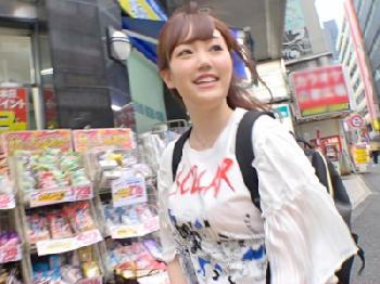 イケメンにナンパされてすんなりついてくるヤル気満々美少女