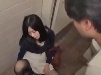 便所で酒で深酔いして完落ちの美少女を睡眠姦
