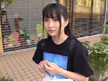 草食系男子のお悩み相談でオメコ内での直接射精までした美少女