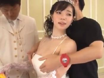 結婚式場でタイムストップ→新婦の美乳を使って身勝手に射精する冷血男
