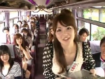 バコバコバスツアーSP!!有名女優達がバス内で早速フェラチオ!!