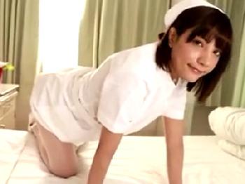痴女ナースが一目惚れした患者の様子を見に来た振りして色仕掛けして性行為