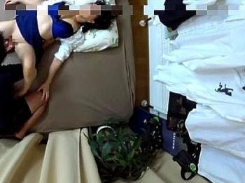 いい年して終電逃すまで飲み会に参加してただらしない奥さんを家に連れ込んで不貞SEX!!