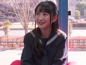 制服姿のプニ女子校生が金欲に負けてマジックミラー号で性教育→オメコへ直接射精