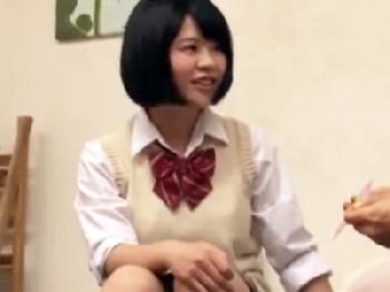 女子校生が男性教師と賞金獲得を目指して猥褻なミッションに挑んだ結末