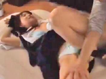 温泉旅行中の人妻をナンパ→他人棒を受け入れ狂ったようで快楽アクメに達する