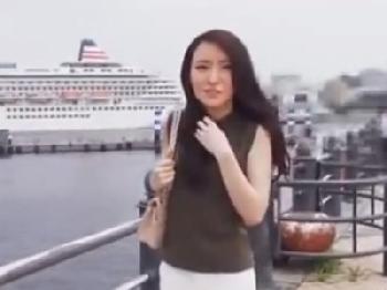 浮気希望の素人人妻とホテルで白昼浮気セックス