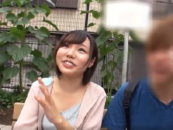 スワッピング乱交で他人の彼女にワレメ内部へ直接射精を目指すバカエロ企画でオーガズムに達する美少女