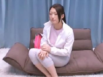 一度のセックスでは満足できず二回目を熱望してくる淫らな奥さん