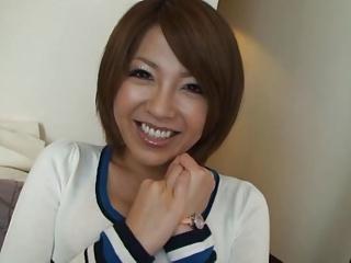 巨乳のパンスト素人娘を執拗な電動マッサージ器責めで昇天させる