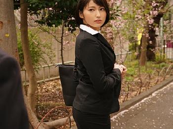 ずっと憧れていた女性上司と出張先のビジネスホテルで相部屋…思いのたけを身体でぶつけて!!