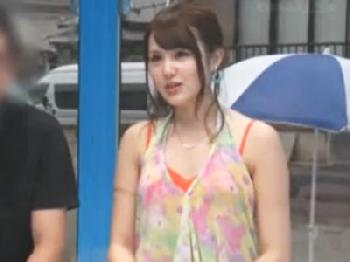 海水浴場でナンパした女子大生をマッサージの体験モニターと言葉巧みに騙して男友達と素股させた結末