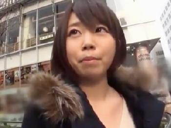 新宿でナンパした童顔娘を即日ハメ