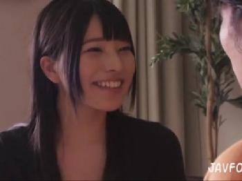 強引に押し入ってきた男に性的暴行膣内射精される人妻の上原亜衣