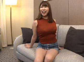 美人系の素人人妻がイケメンとうっとりSEX→若いペニスで喘ぎまくり精液ぶっかけ射精される