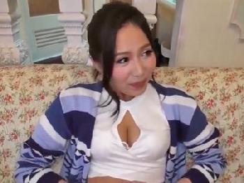 完全流出!!素人ギャルが中年男たちと援助交際SEX!!