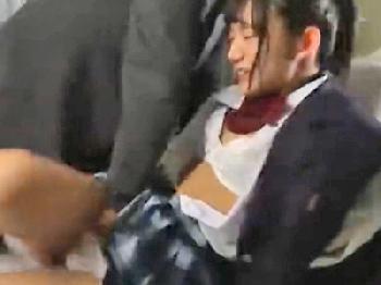 冷酷非道な非道な中出し性暴行に逆らえなかった女子校生