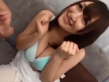 ナンパした巨乳素人を車内に連れ込み性行為