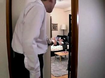 兄のエロ本でオナニーしてた妹と禁断の関係に