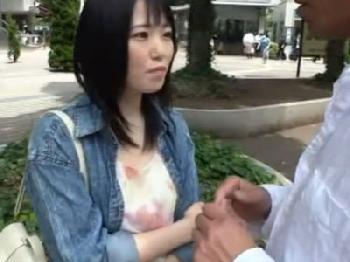 無料マッサージだと騙された素人お姉さんがまさかのゴムなし挿入で強制絶頂