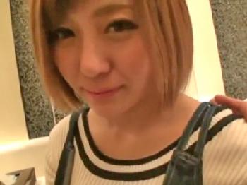 ナンパされてすぐハメ撮り性交するビッチ女子大生