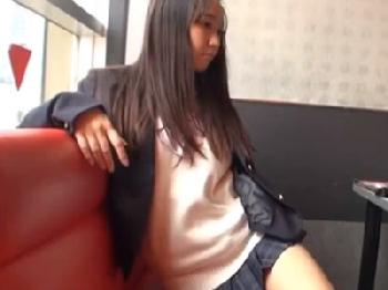 援交慣れしたギャル女子校生のビッチ女陰のおまんこの中へ挿入したまま発射した結末