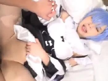 レムコスプレの童顔パイパン娘をゴム無しハメ→女陰へ直射精