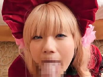 可憐なコスプレ美少女とハメ撮り☆おいしそうにペニ棒を貪りゴムなし膣内射精