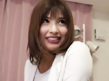 とても綺麗な女性上司のスッピンが可愛かったので耐えきれなくなり押し倒してゴムなし挿入