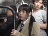 息子の嫁の風呂を覗き見するだけでは満足できずに近親性的暴行する義父