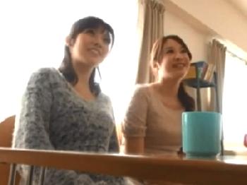 公園で捕まえた性的欲望が爆発寸前な人妻達を自宅に連れ込み乱交パーティー