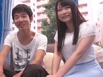 ネコ目の美少女が情けない童貞男と筆おろし性交→女性器内射精