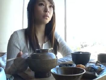 ナンパで捕まえたお姉さんにご飯を奢って→ホテルに連れ込み中出し決行