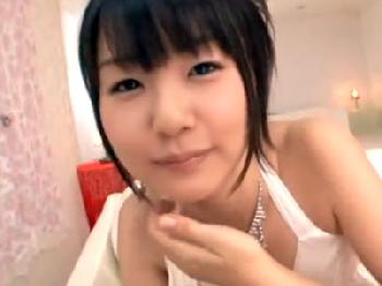 家族のカラダ当てゲームで迂闊にも娘股間の割れ目にペニス挿入するダメ親父