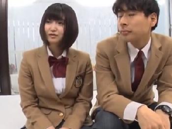 彼氏持ち女子校生に黒人ペニス迫る→未知の大きさに初の快楽へ