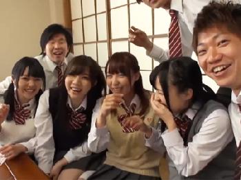 修学旅行中に美少女ばっかりのグループと乱交勃発→抑えがきかなくなって中出し連発