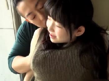 キュートな黒髪美少女が白昼ホテルでイケメンペニスに顔面射精されて恍惚イキ