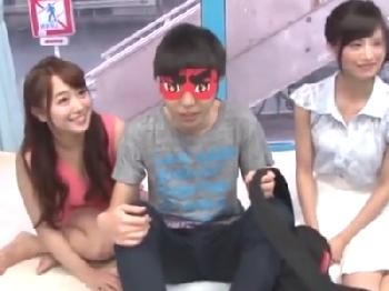 巨乳美女2人組がチェリーボーイを優しく筆おろしW