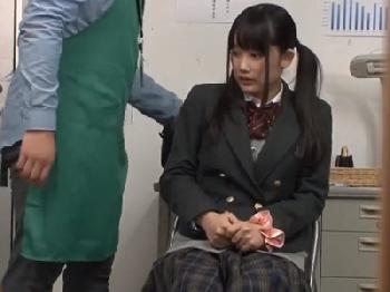 万引きした女子校生を性的暴行顔面射精でお仕置きする店長の鑑