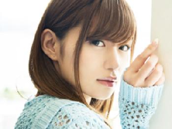 細身で綺麗な乳房を持つ可愛い美少女とホテルでハメ撮り交尾