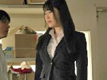 超強気エリート女教師が秘密の弱みを掴まれ生徒たちに堕ちていく…