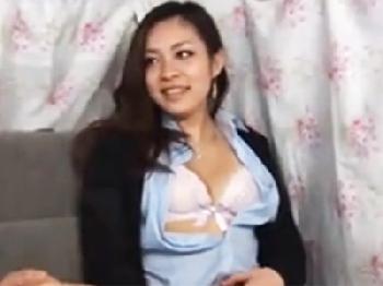 簡単にランジェリーチェックを許したガード緩めのマダムに寝取られ膣射!!