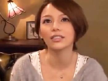 話題沸騰中の熟女女優の峰岸ふじこが学校内で精子を搾取する？!!