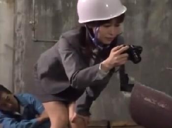 建設会社に赴任した新米OLを性的欲望処理係化→婦女暴行の対象にW