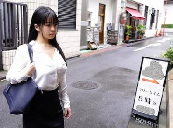 生徒の父親と不貞関係→巨乳揺らして感じる中出し教師